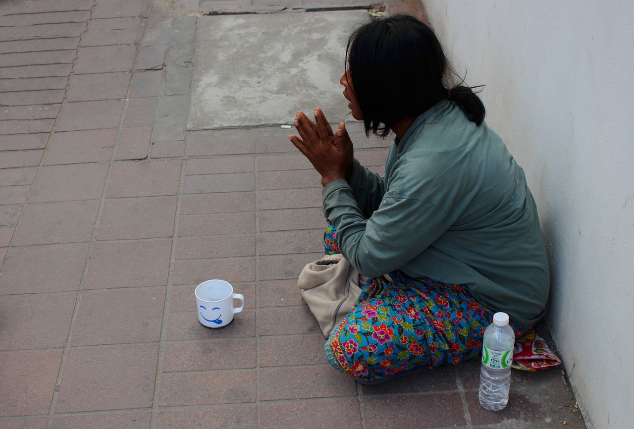 beggar, woman, help, single mother, single mother in poverty