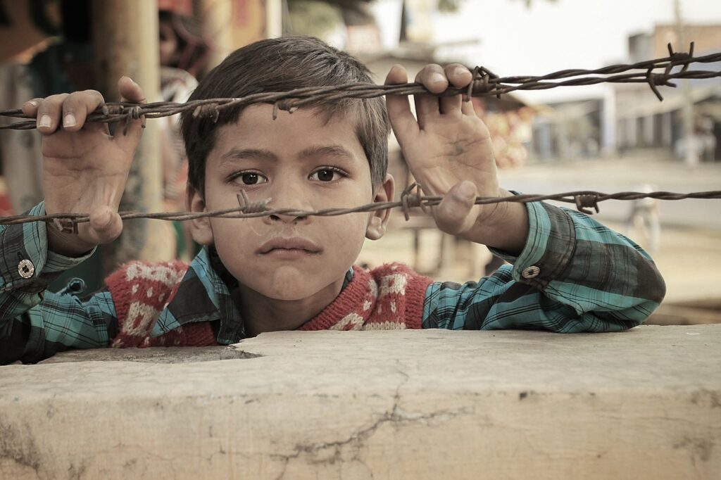 indian, child, barbed wire, child in poverty